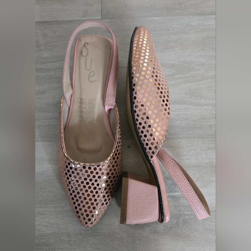 Pointed Toe Slingback Leather Pump